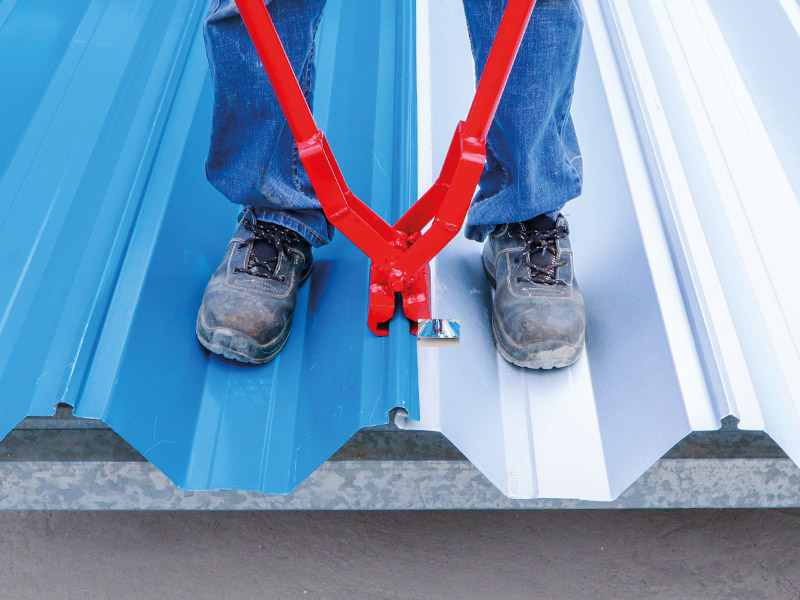 3.1 Seam with Hand Seam 180 at the edge of each roofing