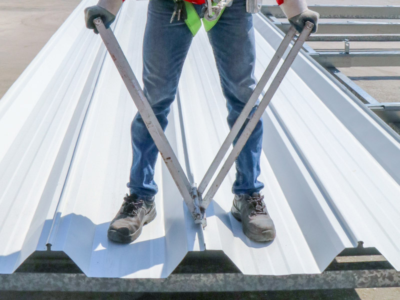 7.1 Seam with Hand Seam 360 at the edge of each roofing