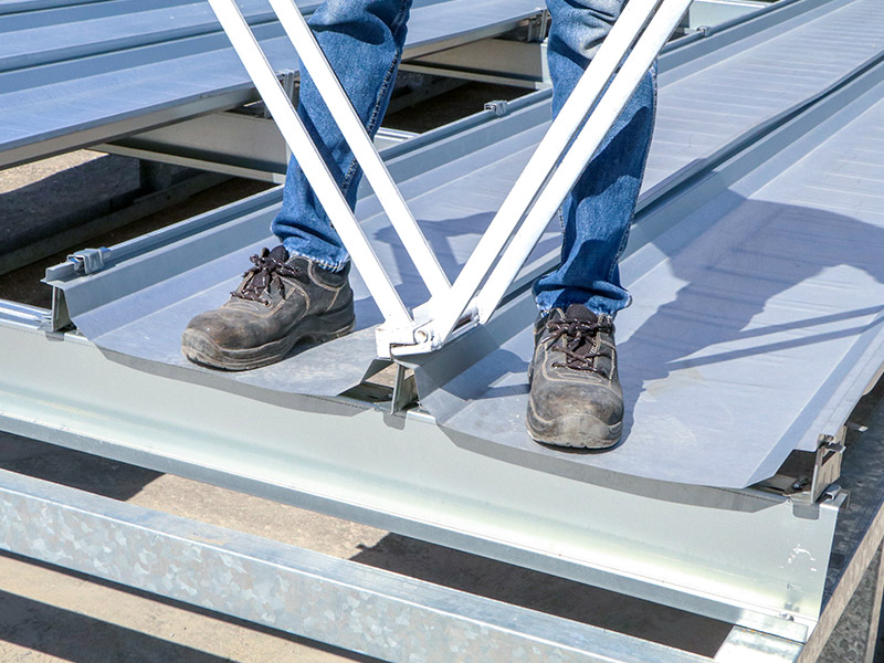5.1 Seam Hand Seam 180 at the edge of each roofing