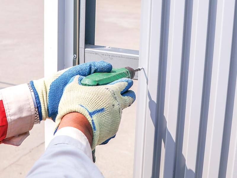Fix sheet to the support by screw are concealed by the under lapping edge of each sheet