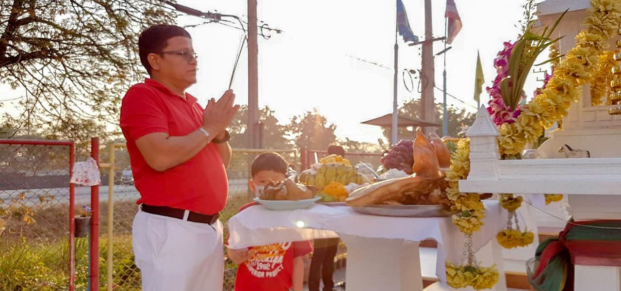 พิธีตั้งศาลพระภูมิเจ้าที่และศาลตายาย